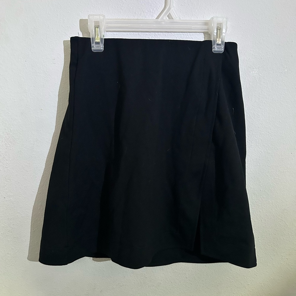 Black skirt with side slit